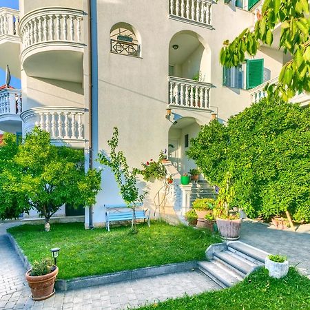 Apartmani Vukicevic Водице Екстериор снимка